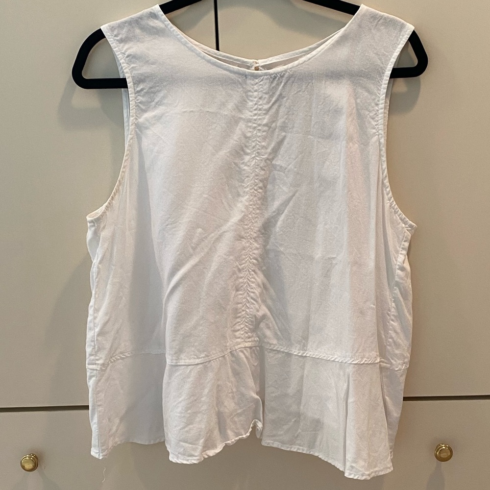 Bella Dahl white sleeveless blouse tank top with open back